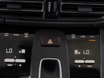 PORSCHE Macan PDK LUFTFEDERUNG PDLS  14-WEGE 20 LM 1-HD