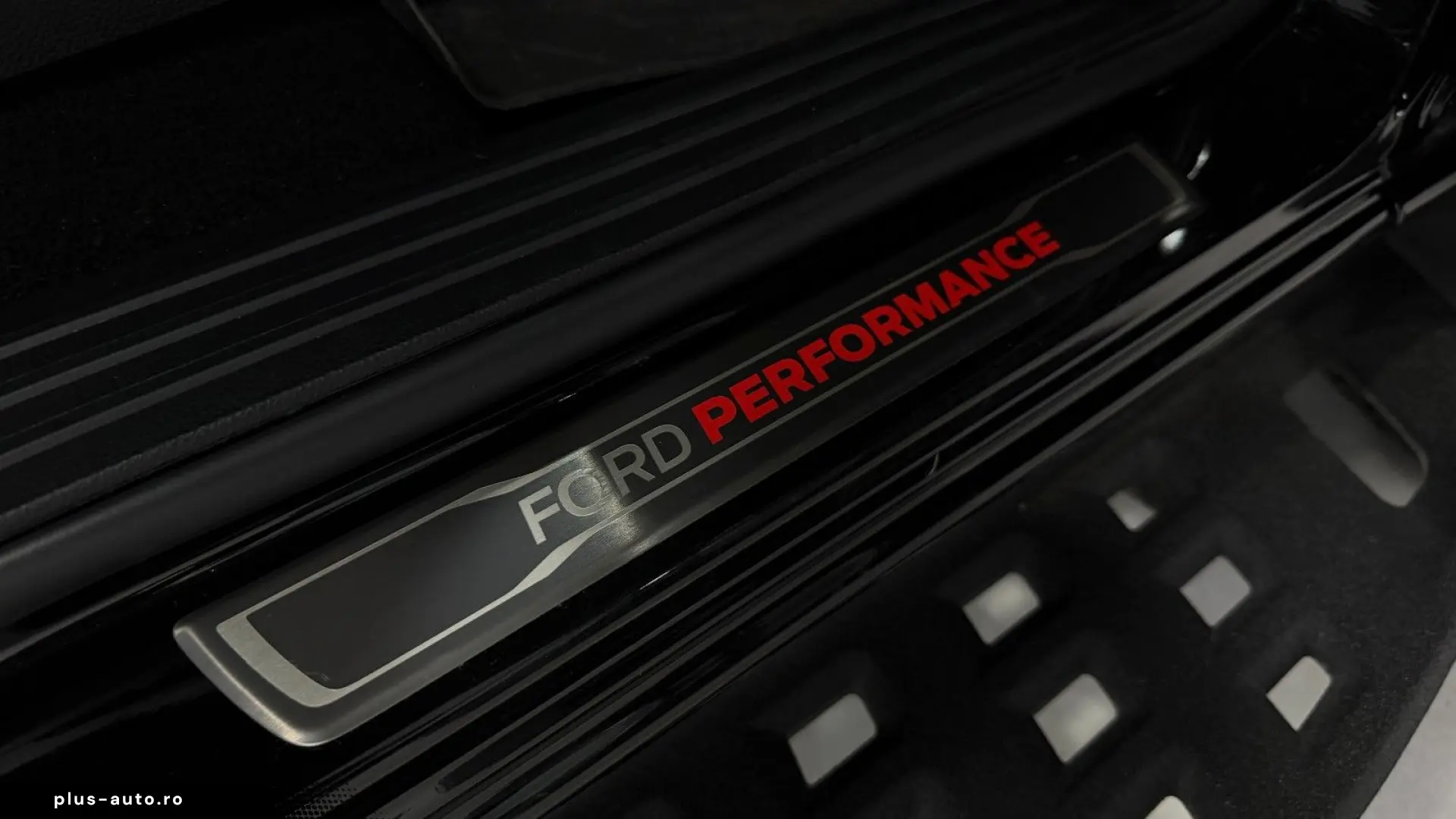 FORD 2.0 TDCi Raptor DoKa 4x4 Perf FOXPro AHK Keyless
