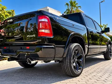 DODGE LIMITED CLEANCARFAX PANO LUFT NAVI RAMBOX HEADUP