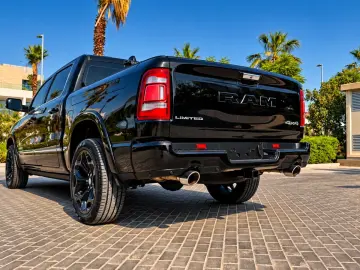 DODGE LIMITED CLEANCARFAX PANO LUFT NAVI RAMBOX HEADUP