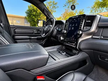 DODGE LIMITED CLEANCARFAX PANO LUFT NAVI RAMBOX HEADUP