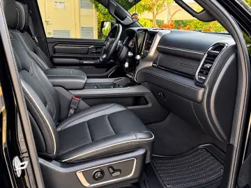 DODGE LIMITED CLEANCARFAX PANO LUFT NAVI RAMBOX HEADUP