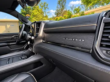 DODGE LIMITED CLEANCARFAX PANO LUFT NAVI RAMBOX HEADUP