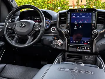 DODGE LIMITED CLEANCARFAX PANO LUFT NAVI RAMBOX HEADUP