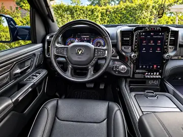 DODGE LIMITED CLEANCARFAX PANO LUFT NAVI RAMBOX HEADUP