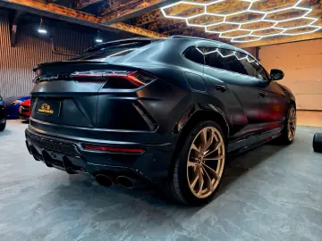 LAMBORGHINI Urus 4.0 V8 Panorama B&O Anima Massagesitze 23