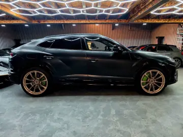 LAMBORGHINI Urus 4.0 V8 Panorama B&O Anima Massagesitze 23