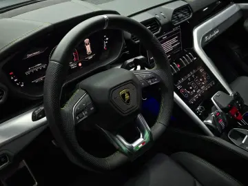 LAMBORGHINI Urus 4.0 V8 Panorama B&O Anima Massagesitze 23