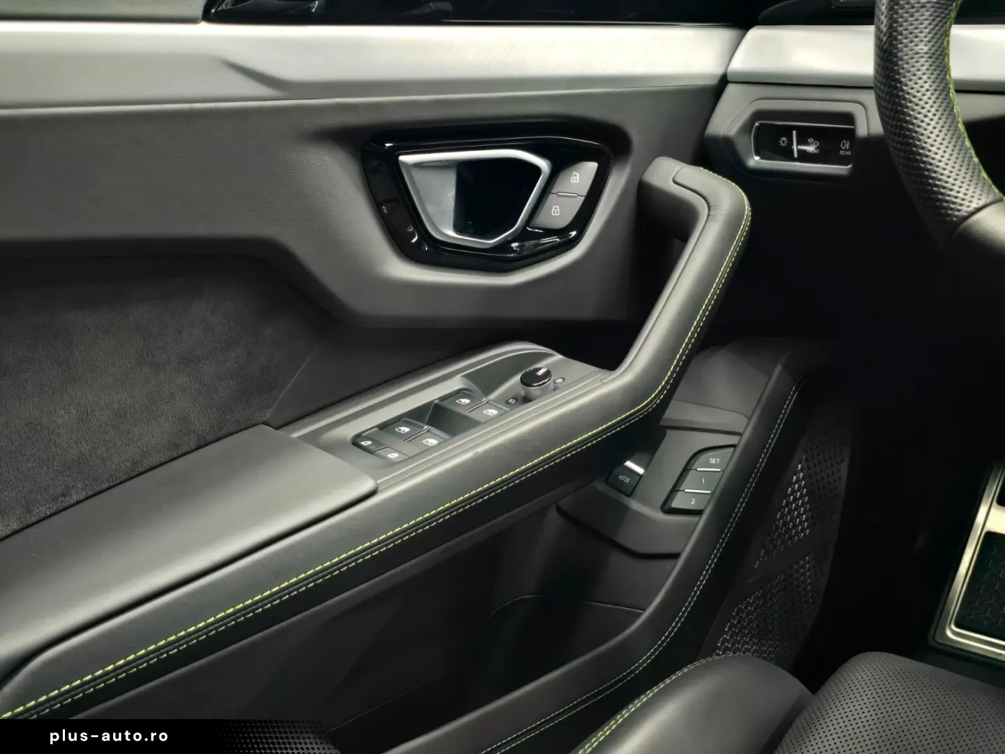 LAMBORGHINI Urus 4.0 V8 Panorama B&O Anima Massagesitze 23
