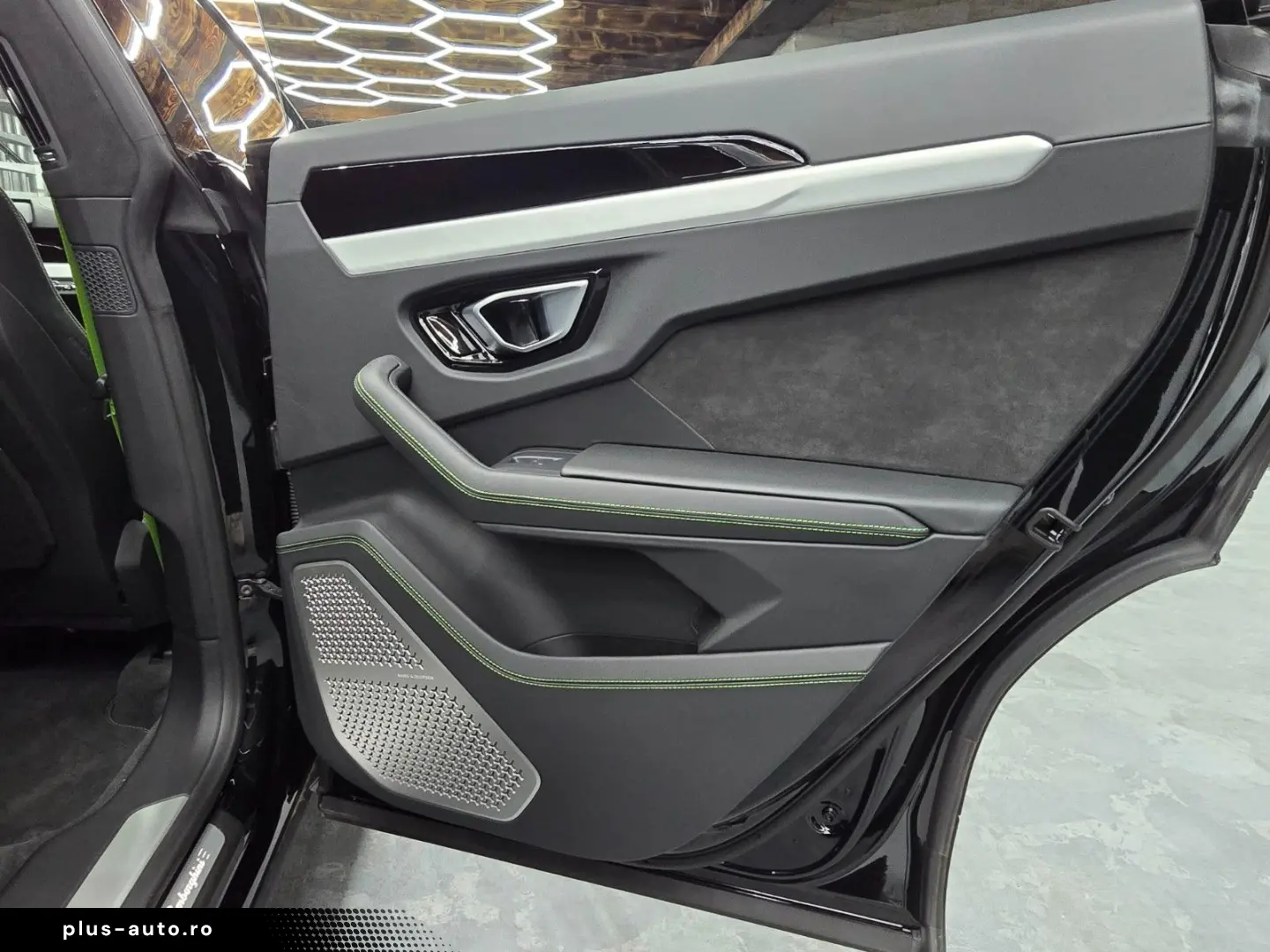 LAMBORGHINI Urus 4.0 V8 Panorama B&O Anima Massagesitze 23