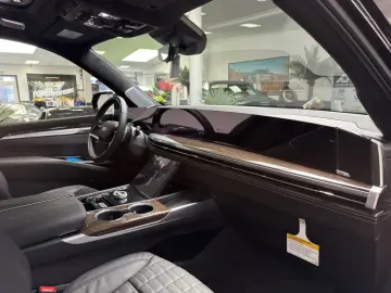 Cadillac Escalade Sport Platinum MY2026 360  • HUD • MASSAGE