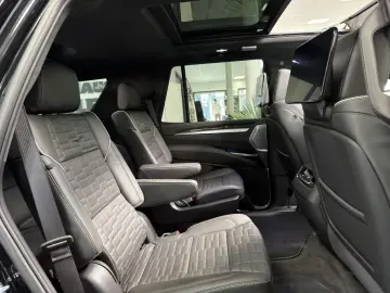 Cadillac Escalade Sport Platinum MY2026 360  • HUD • MASSAGE