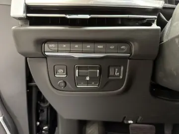 Cadillac Escalade Sport Platinum MY2026 360  • HUD • MASSAGE