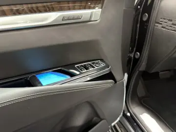 Cadillac Escalade Sport Platinum MY2026 360  • HUD • MASSAGE