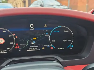 Porsche 911 Targa 4 GTS T-Hybrid SPORT CHRONO • PASM • BOSE