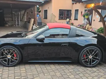 Porsche 911 Targa 4 GTS T-Hybrid SPORT CHRONO • PASM • BOSE