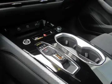 Audi A6 Limousine 2.0 TDI S tronic S LINE • BLACK PACKAGE
