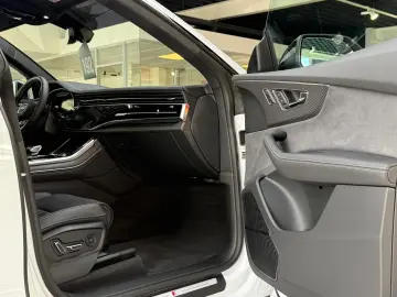 AUDI SQ8 4.0 V8 TFSI ABT  HuD StHzg B&O Massage Pano