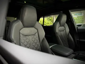 AUDI SQ8 4.0 V8 TFSI ABT  HuD StHzg B&O Massage Pano