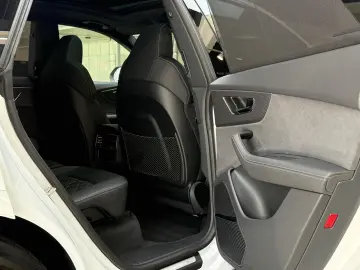 AUDI SQ8 4.0 V8 TFSI ABT  HuD StHzg B&O Massage Pano