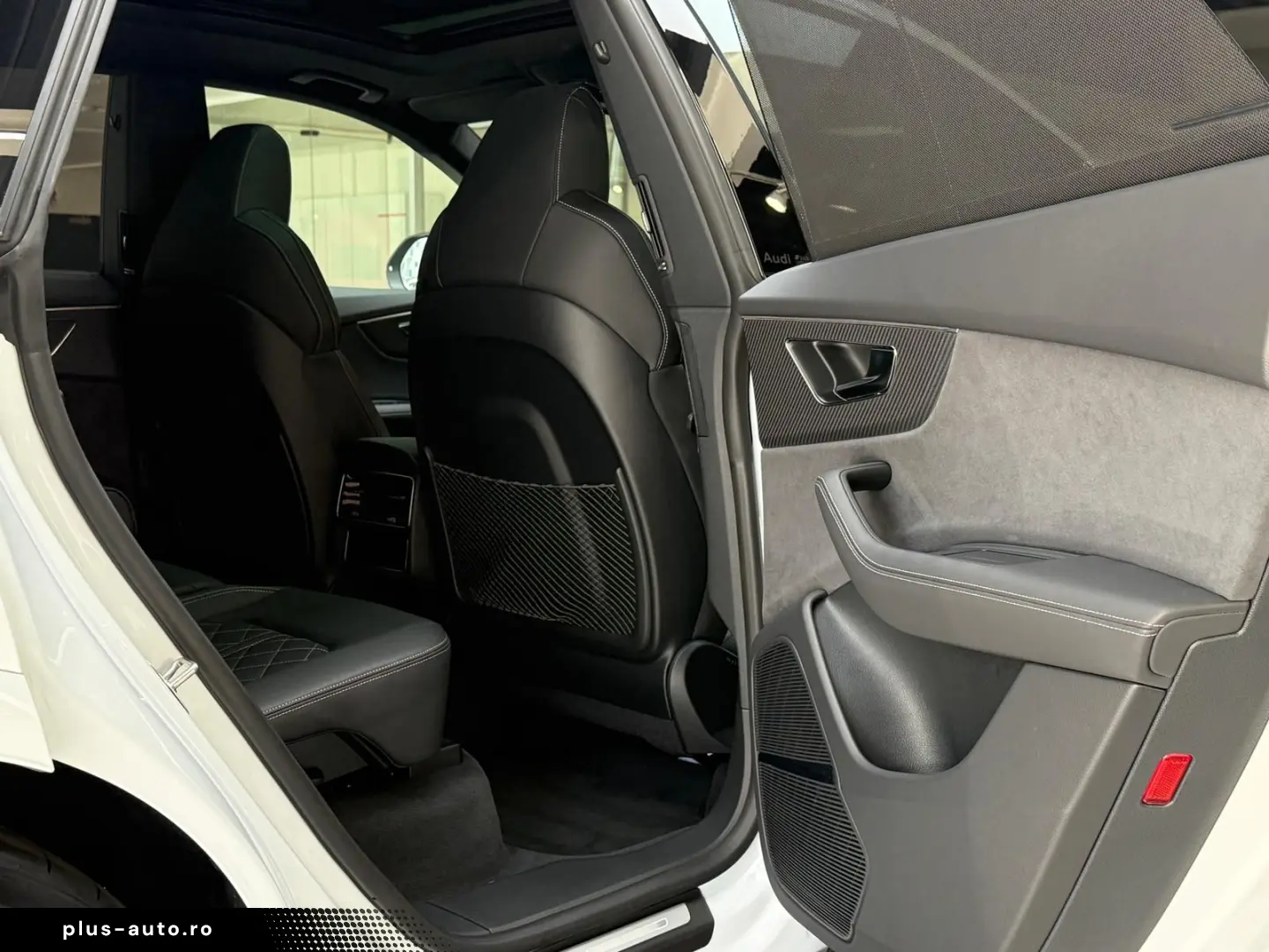 AUDI Q8 în leasing operațional MOOV