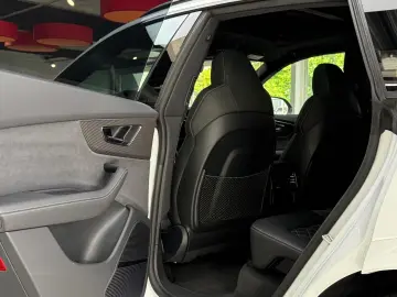 AUDI SQ8 4.0 V8 TFSI ABT  HuD StHzg B&O Massage Pano