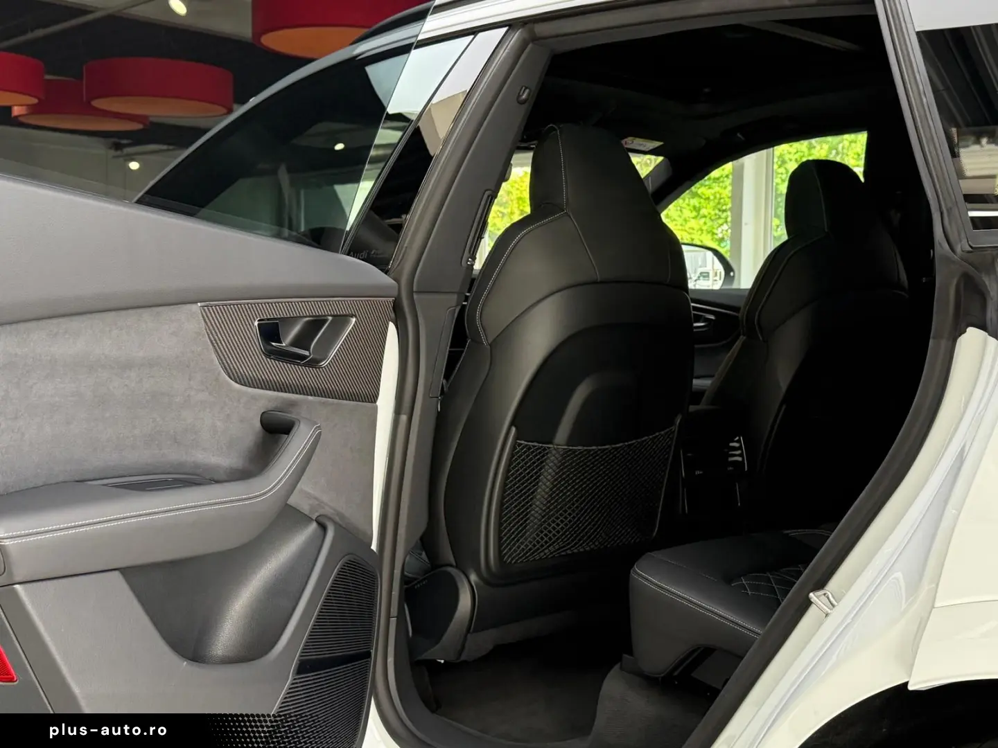 AUDI Q8 în leasing operațional MOOV
