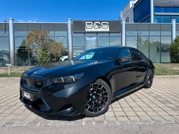 BMW M5 Limousine  ULTIMATE pack  M Driver´s Package