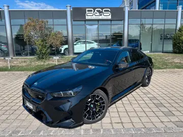 BMW M5 Limousine  ULTIMATE pack  M Driver´s Package
