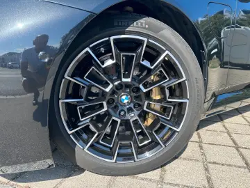 BMW M5 Limousine  ULTIMATE pack  M Driver´s Package