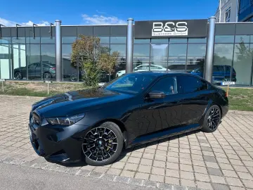 BMW M5 Limousine  ULTIMATE pack  M Driver´s Package