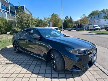 BMW M5 Limousine  ULTIMATE pack  M Driver´s Package