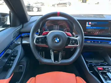 BMW M5 Limousine  ULTIMATE pack  M Driver´s Package