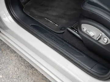 PORSCHE Macan Luftfederung 14-Wege Sitze Standheizung
