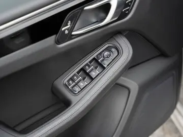 PORSCHE Macan Luftfederung 14-Wege Sitze Standheizung