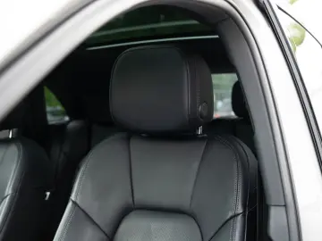 PORSCHE Macan Luftfederung 14-Wege Sitze Standheizung