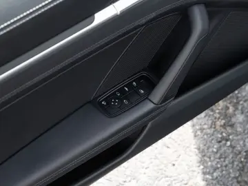 PORSCHE 992 992-2 911 Carrera Cabriolet BOSE CAM PASM