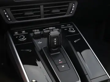 PORSCHE 992 992-2 911 Carrera Cabriolet BOSE CAM PASM