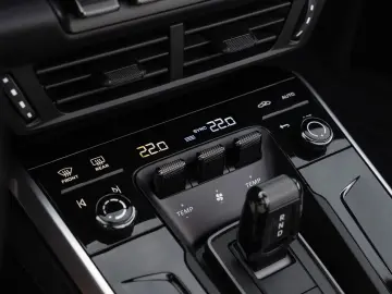 PORSCHE 992 992-2 911 Carrera Cabriolet BOSE CAM PASM