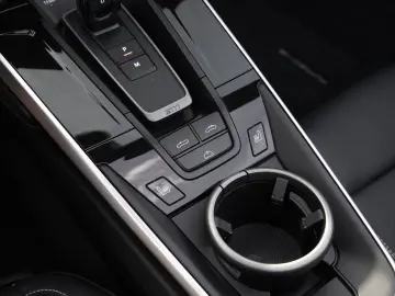 PORSCHE 992 992-2 911 Carrera Cabriolet BOSE CAM PASM
