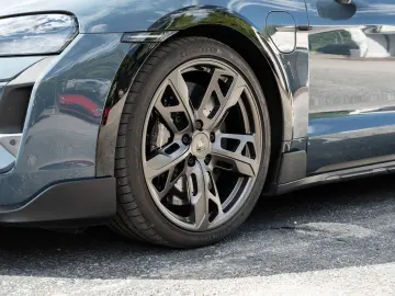 PORSCHE Taycan Turbo S Cross Turismo PCCB InnoDrive