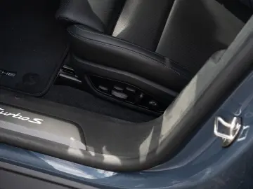 PORSCHE Taycan Turbo S Cross Turismo PCCB InnoDrive