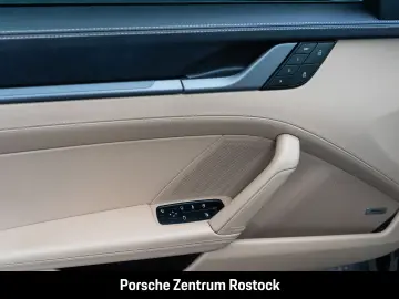 PORSCHE 992 911 Carrera 4S Cabriolet Sportfahrwerk BOSE