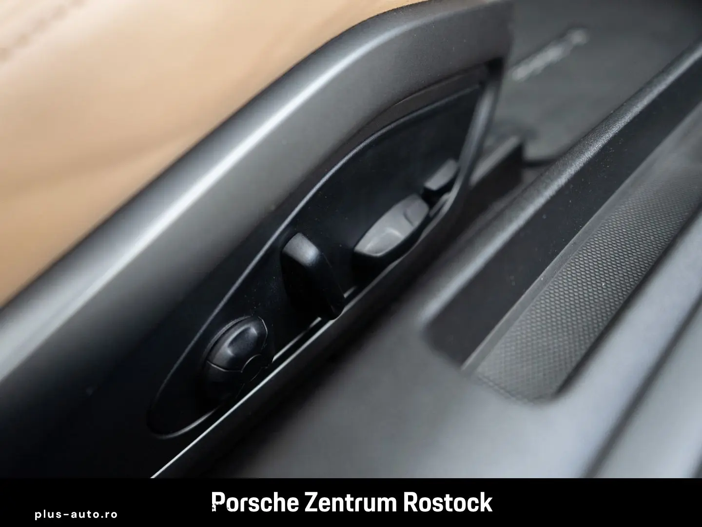 PORSCHE 992 911 Carrera 4S Cabriolet Sportfahrwerk BOSE