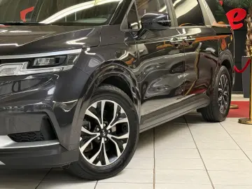 KIA Carnival 2 2 CDTI EXCLUSIVE KAMERA 9xSITZER TOP