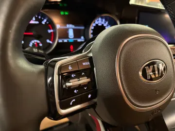 KIA Carnival 2 2 CDTI EXCLUSIVE KAMERA 9xSITZER TOP