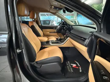 KIA Carnival 2 2 CDTI EXCLUSIVE KAMERA 9xSITZER TOP