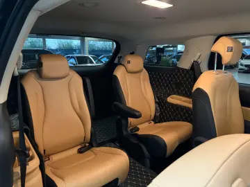 KIA Carnival 2 2 CDTI EXCLUSIVE KAMERA 9xSITZER TOP
