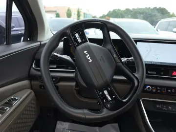KIA Carnival 9 SITZE AUT LED NAVI KAMERA LEDER