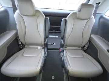 KIA Carnival 9 SITZE AUT LED NAVI KAMERA LEDER